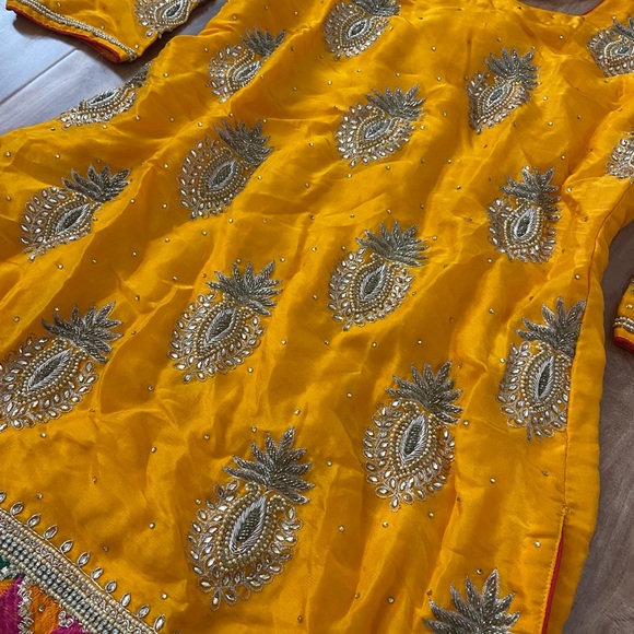 Three Piece Indian Mustard Yellow Folkari Jago Suit - Picture 2 of 11